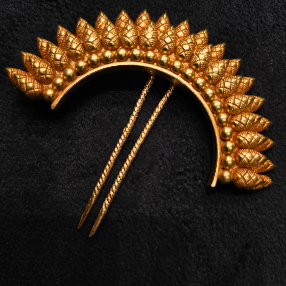 TRADITIONAL ARMLETS