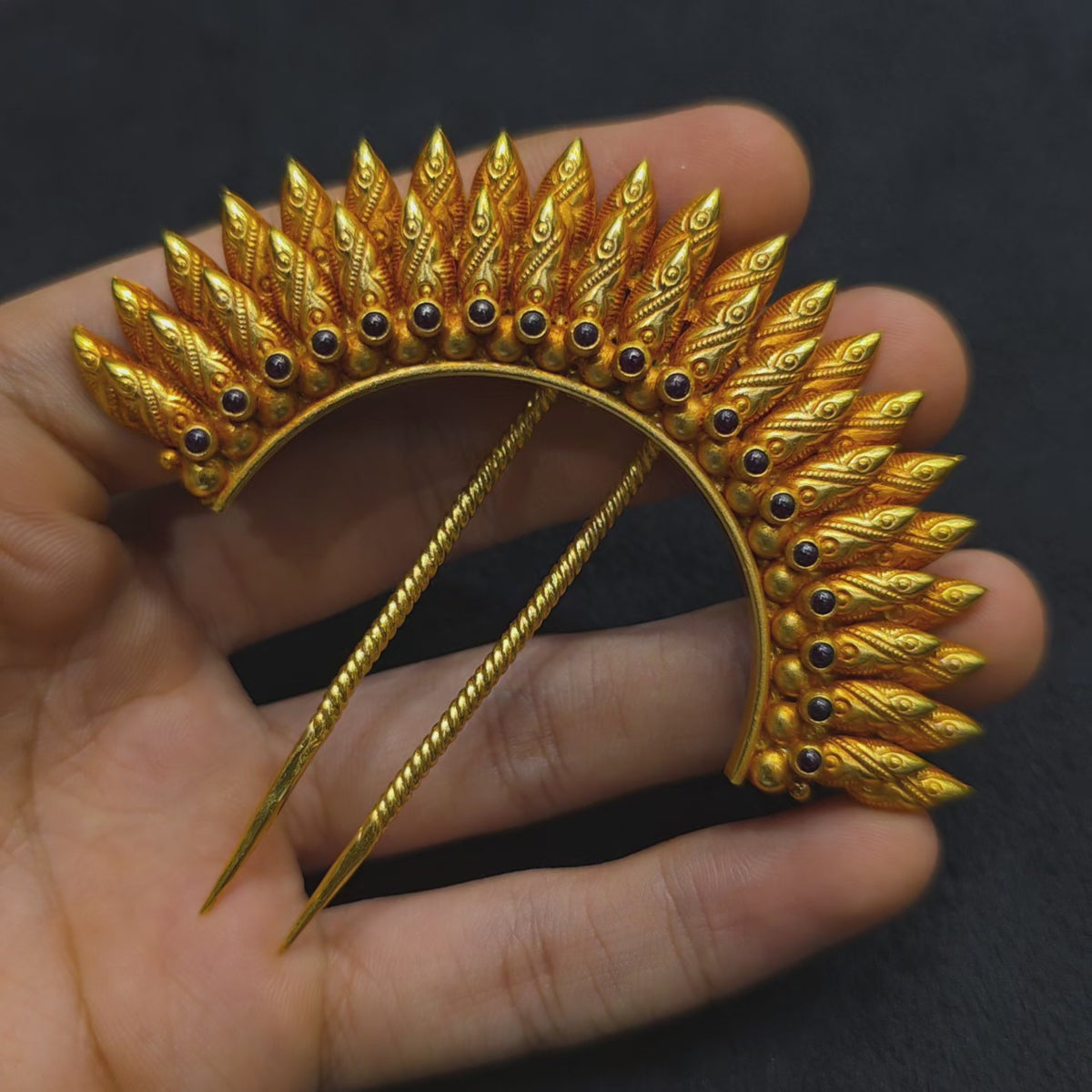 Nila Mayura 925 Silver Kesh Pin